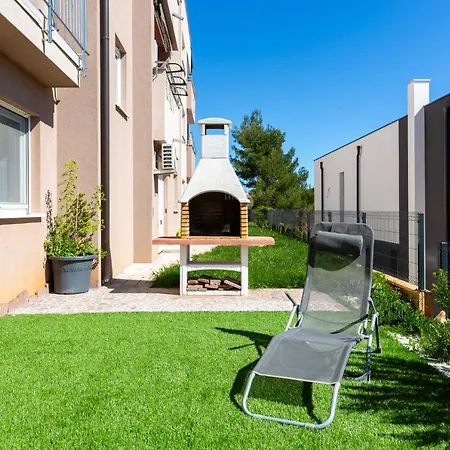 Mukalba - Emira Apartamento *