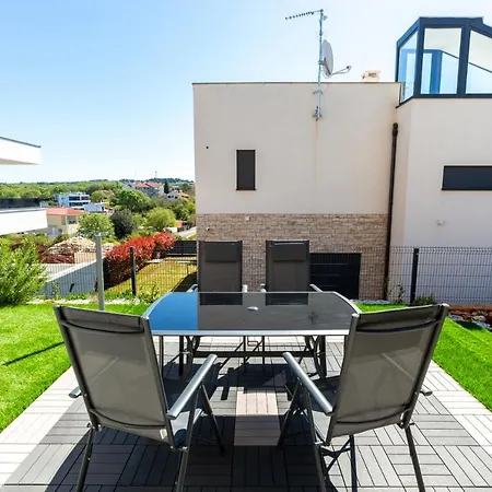 Mukalba - Emira Apartmán *