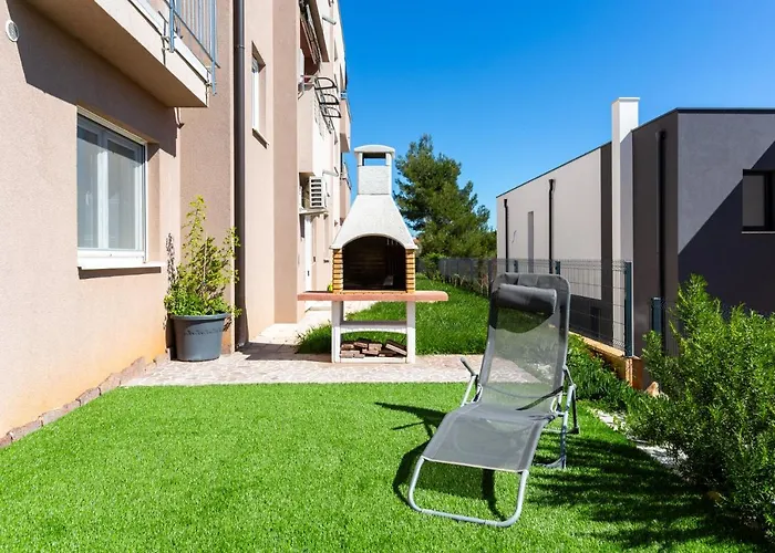 Mukalba - Emira Apartman *